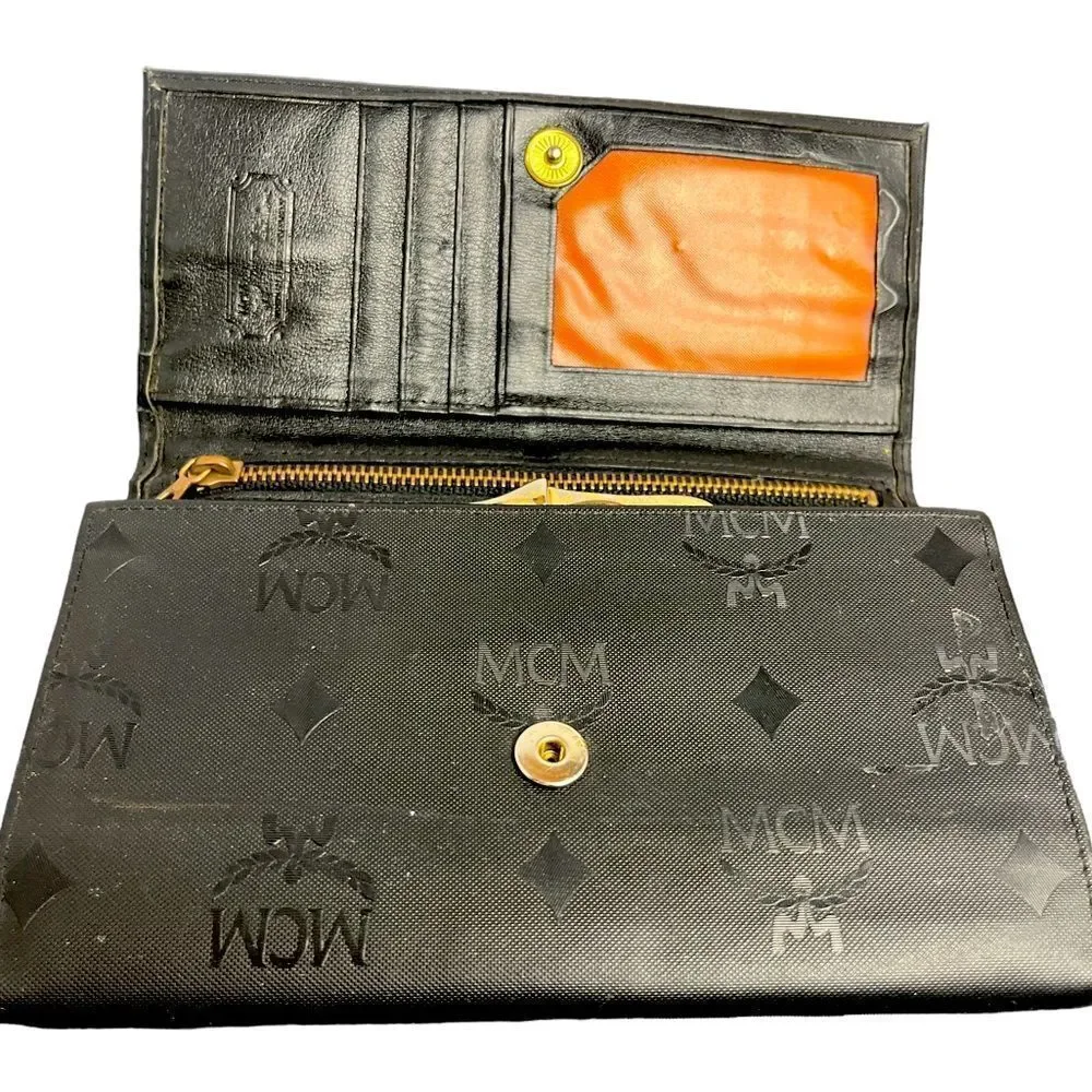 Vintage MCM Black Vinyl Medium Size Billfold w/Leather Interior Great Condition